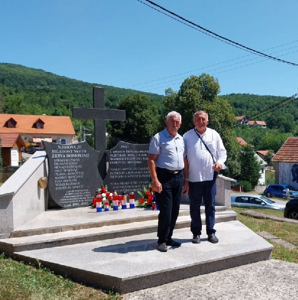 U Kuterevu na "Karmenici" prijatelji iz Karlovca i Benkovca