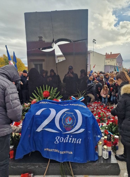 Dan sjećanja na žrtvu Škabrnje - jedno od mjesta najveće patnje i žrtve. Dan sjećanja na žrtvu Škabrnje - jedno od mjesta najveće patnje i žrtve.