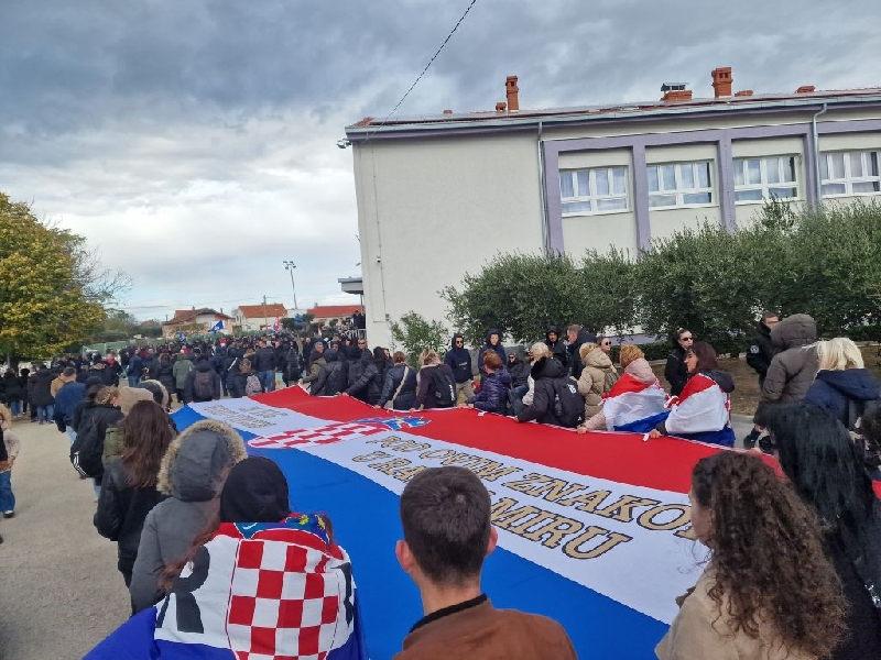 Dan sjećanja na žrtvu Škabrnje - jedno od mjesta najveće patnje i žrtve. Dan sjećanja na žrtvu Škabrnje - jedno od mjesta najveće patnje i žrtve.