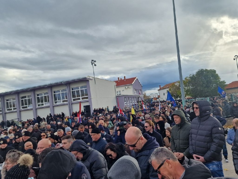 Dan sjećanja na žrtvu Škabrnje - jedno od mjesta najveće patnje i žrtve. Dan sjećanja na žrtvu Škabrnje - jedno od mjesta najveće patnje i žrtve.