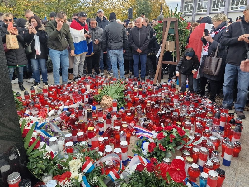 Dan sjećanja na žrtvu Škabrnje - jedno od mjesta najveće patnje i žrtve. Dan sjećanja na žrtvu Škabrnje - jedno od mjesta najveće patnje i žrtve.